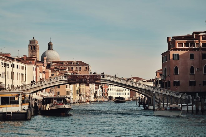 Fotos von der Brücke von Venedig