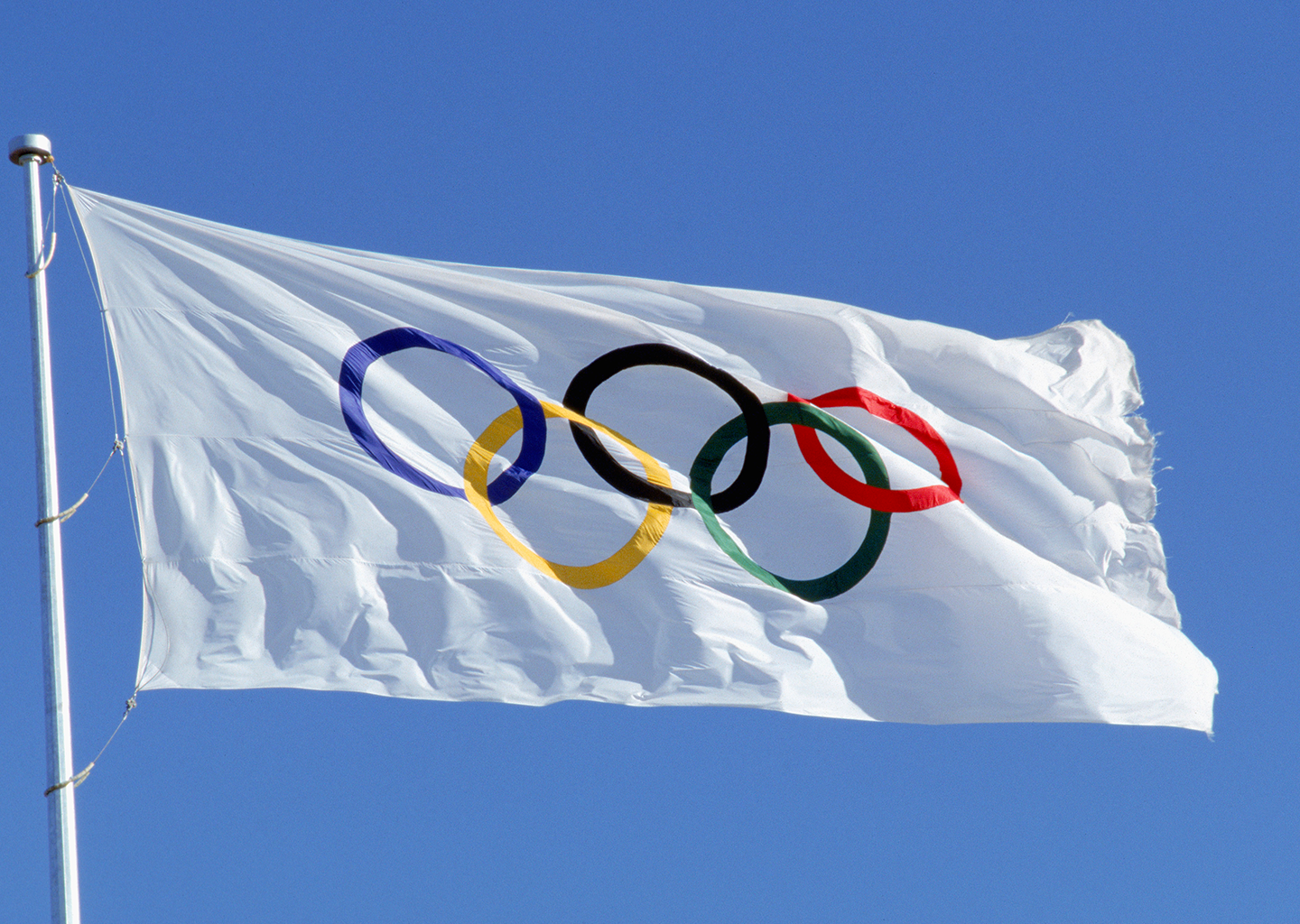Bandiera con i cerchi olimpici