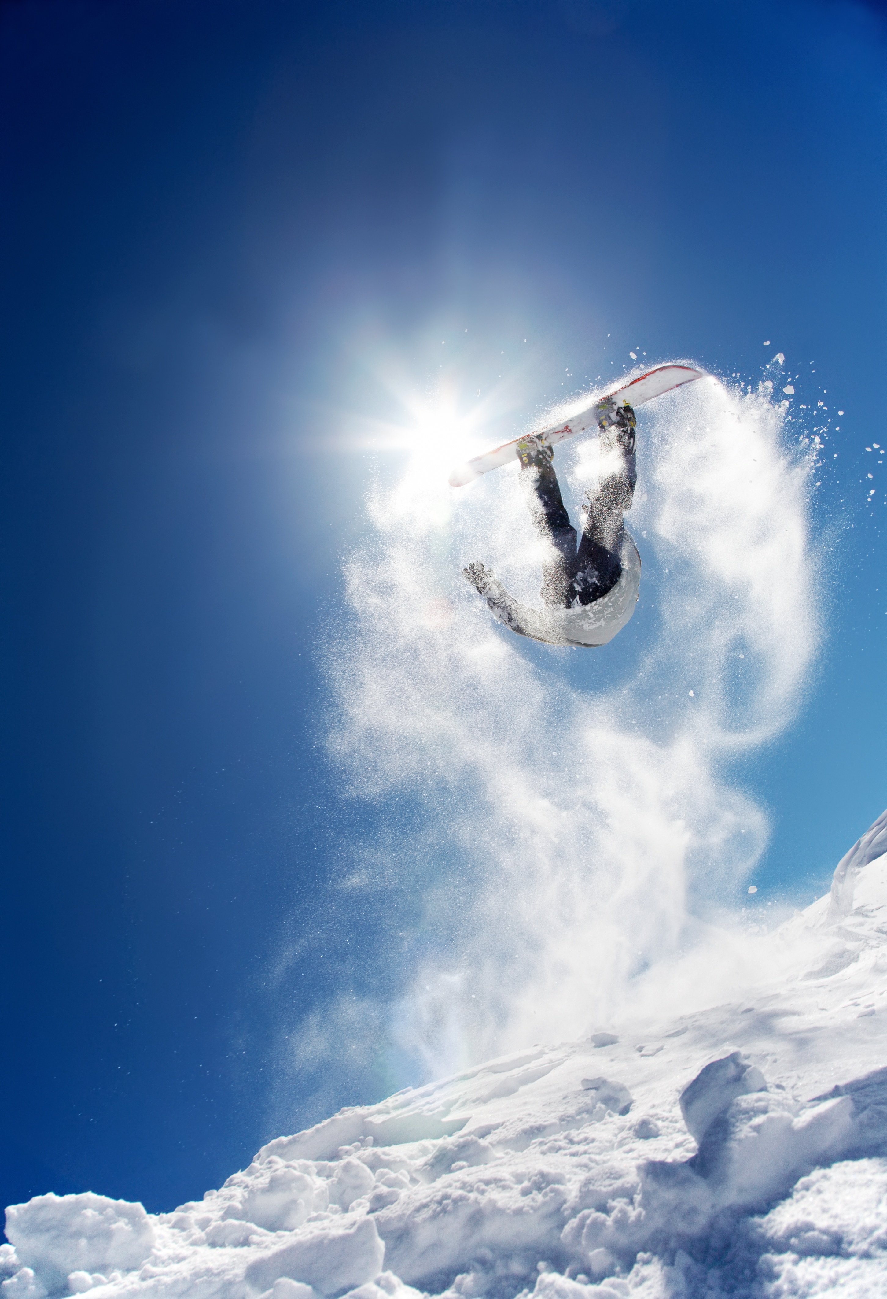 Photo d'un snowboarder
