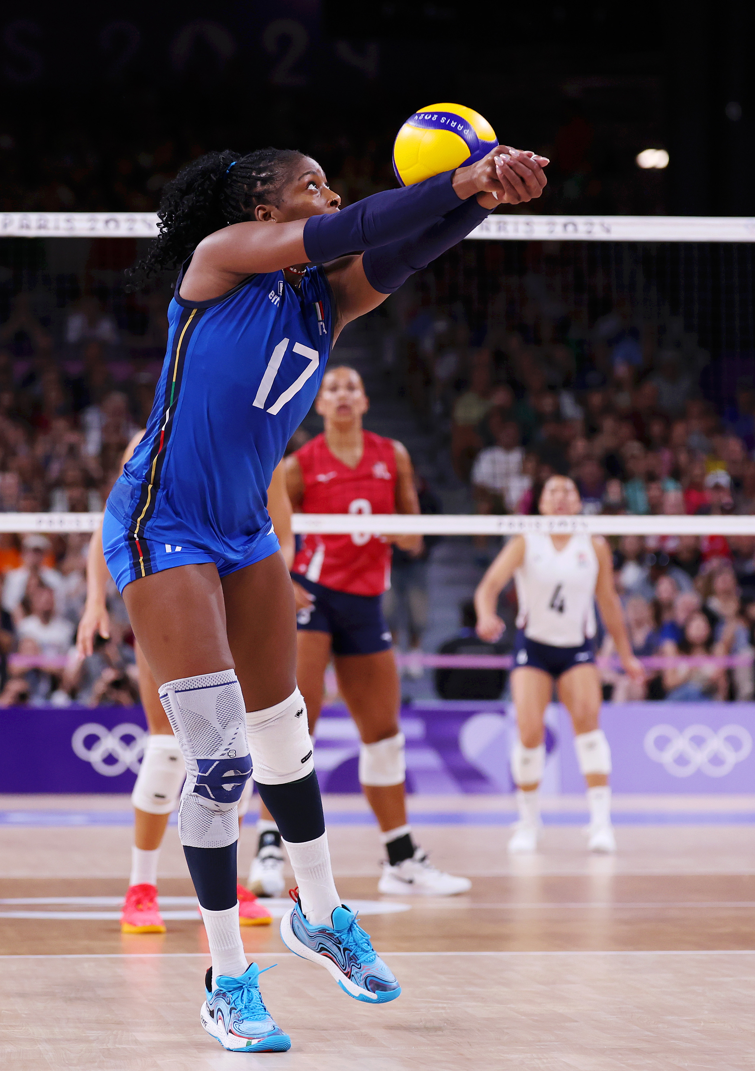 Myriam Sylla (ITA) durante la partita per la medaglia d'oro femminile tra Stati Uniti e Italia ai Giochi Olimpici di Parigi 2024. (Foto di Ezra Shaw/Getty Images)