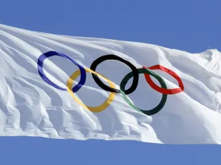 Bandiera con cerchi Olimpici