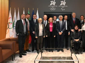 Foto di gruppo con i membri del cda 