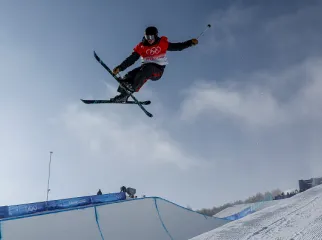 Brendan Mackay salto acrobatico